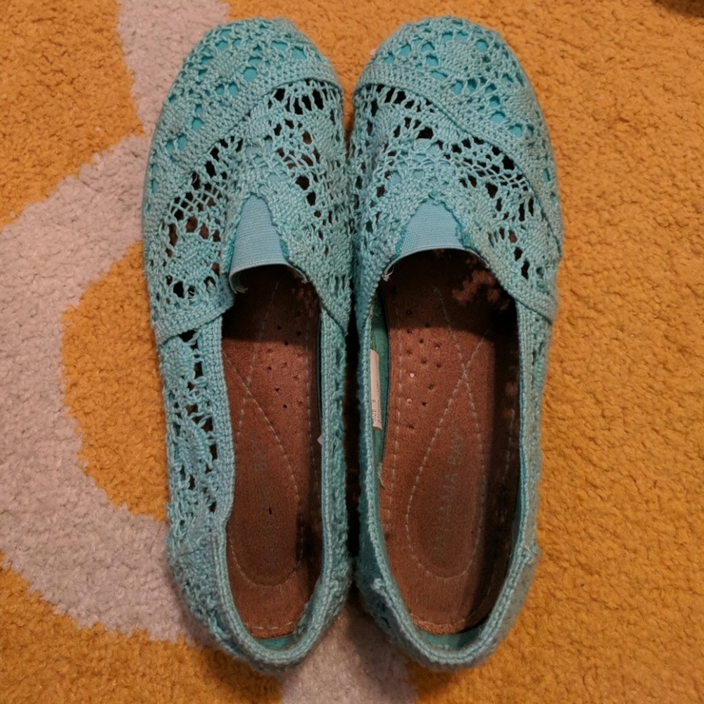 Flirty seafoam green flats